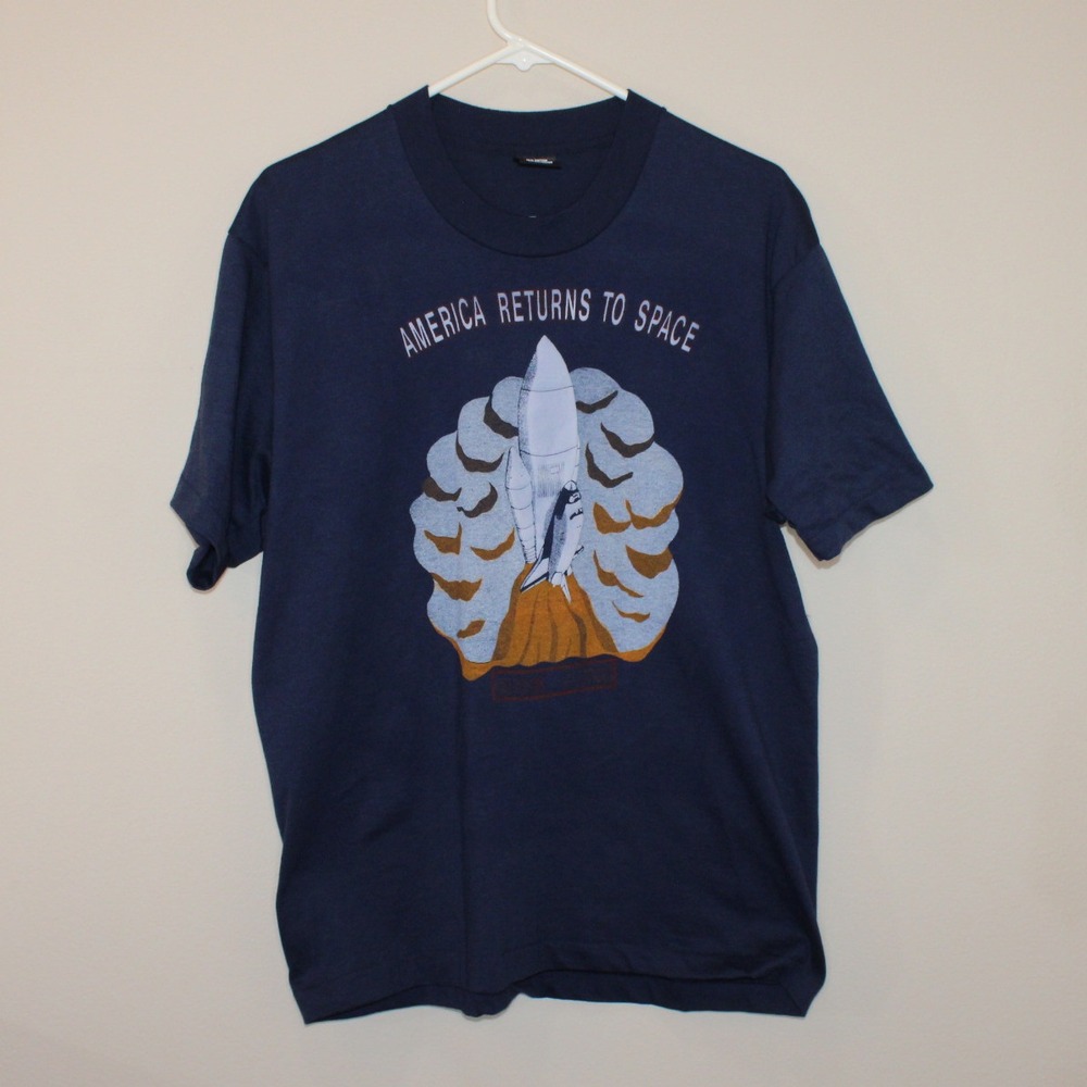 vintage 1988 America Returns to Space boy's XL t-shirt Space Shuttle navy blue